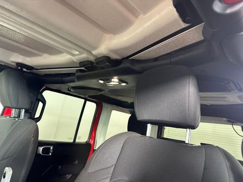 Used 2023 Jeep Wrangler Unlimited w/ Cold Weather Group image 12