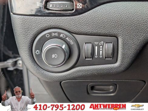 Used 2020 Jeep Cherokee Latitude Plus image 19