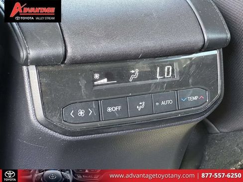 Used 2023 Toyota Highlander LE FWD image 16