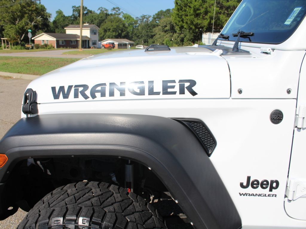 Used 2022 Jeep Wrangler Sport AWD/4WD image 9