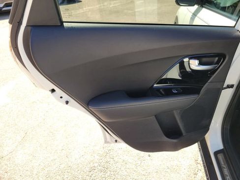 Used 2019 Kia Niro EX w/ EX Premium Package image 29