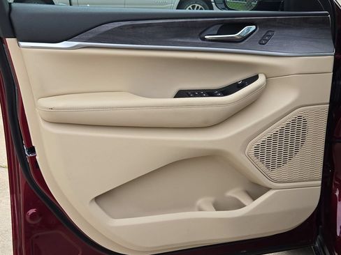 Used 2025 Jeep Grand Cherokee L Limited RWD image 14
