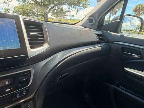 Used 2017 Honda Ridgeline RTL-T image 47