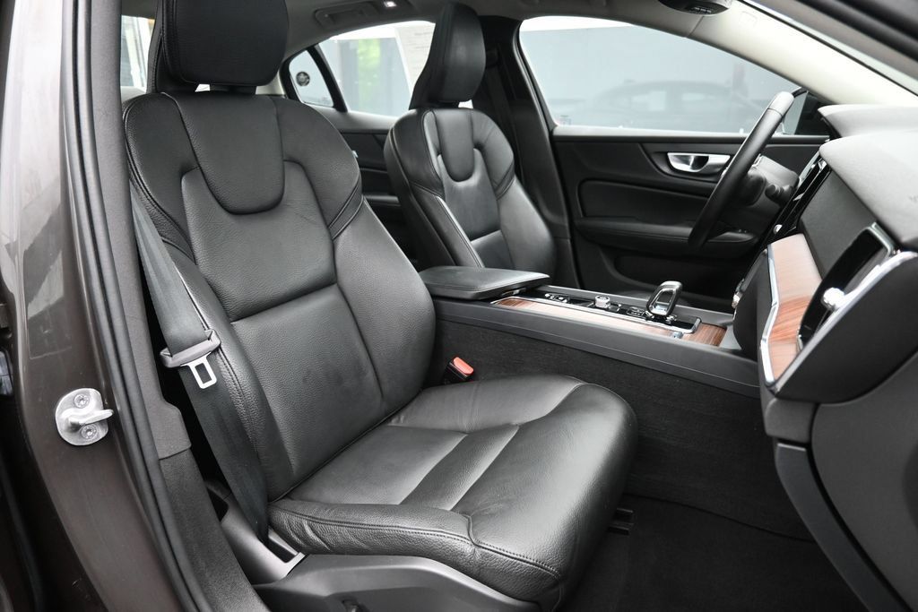 Used 2024 Volvo S60 B5 Plus AWD/4WD image 26