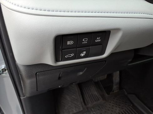 Used 2024 Toyota Highlander Platinum AWD/4WD image 28