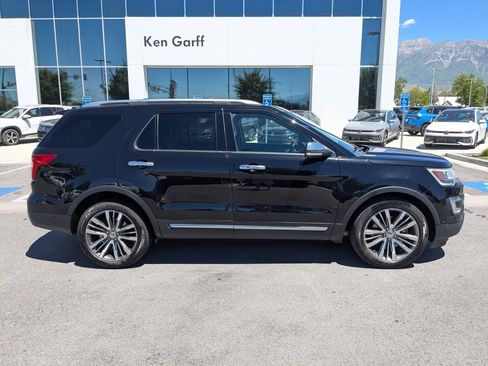 Used 2017 Ford Explorer Platinum AWD/4WD image 2