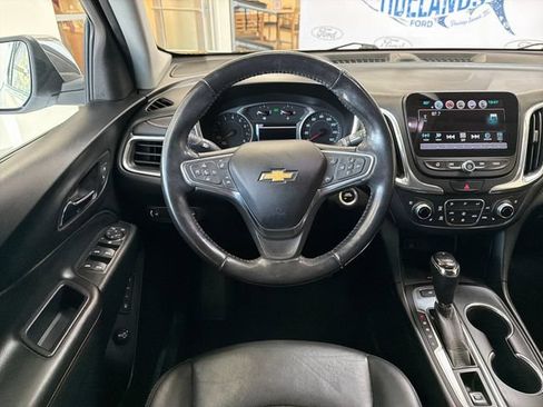 Used 2018 Chevrolet Equinox Premier FWD image 16