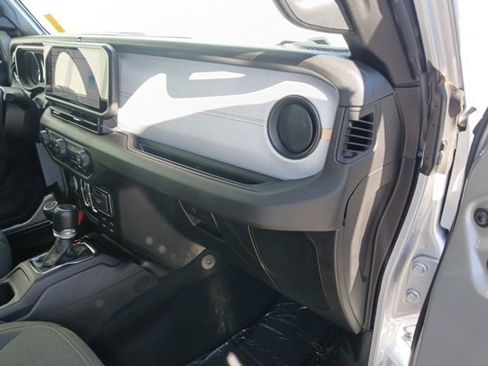 Used 2024 Jeep Wrangler Sport S image 29