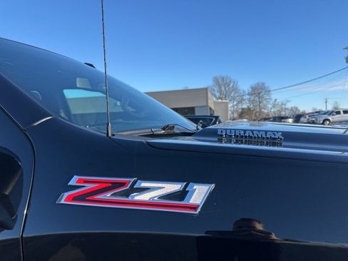 Used 2021 Chevrolet Silverado 1500 LTZ w/ LTZ Premium Package image 9