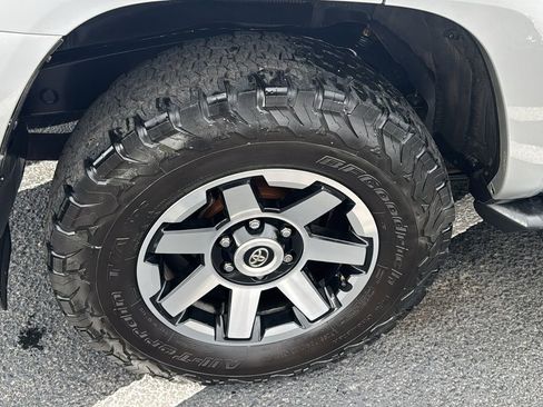 Used 2019 Toyota 4Runner TRD Off-Road Premium image 17