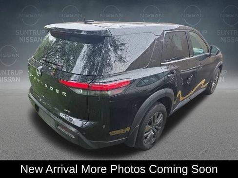 Used 2024 Nissan Pathfinder S AWD/4WD image 3