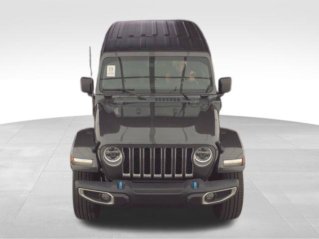 Used 2022 Jeep Wrangler Unlimited Sahara w/ Cold Weather Group AWD/4WD image 2