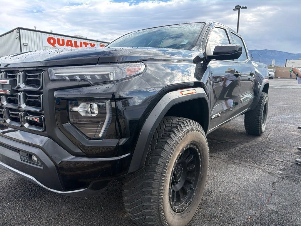 Used 2023 GMC Canyon AT4 AWD/4WD image 1
