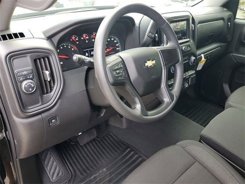 Used 2025 Chevrolet Silverado 1500 Custom image 18