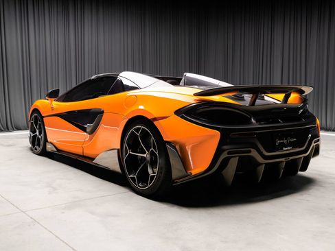 Used 2020 McLaren 600LT Spider RWD image 33