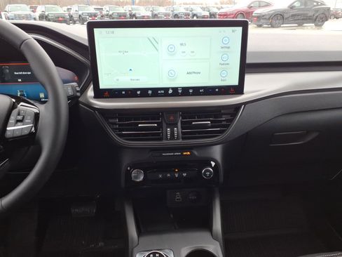 New 2026 Ford Escape Active w/ Active Premium Tech Pack image 10