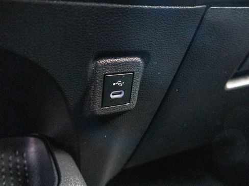 Used 2025 Toyota Corolla SE image 27