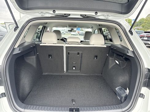 New 2025 Volkswagen Taos SE image 44