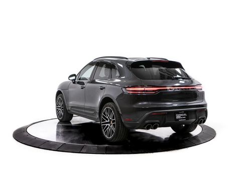 Certified 2026 Porsche Macan AWD/4WD image 3