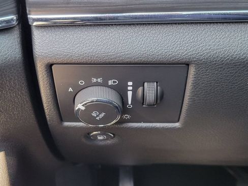 Used 2019 Jeep Grand Cherokee Limited RWD image 12