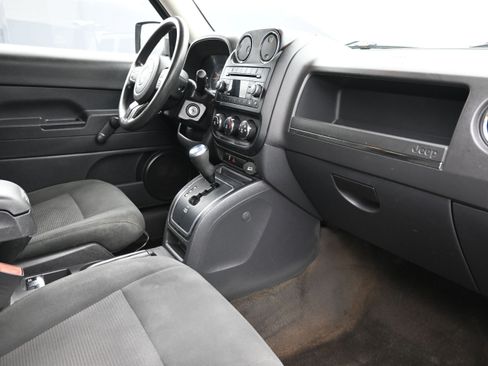 Used 2016 Jeep Patriot Sport AWD/4WD image 22