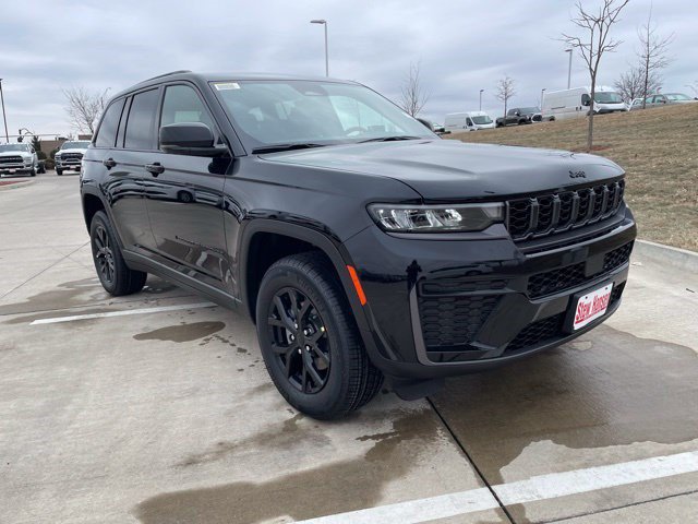 New 2026 Jeep Grand Cherokee Altitude AWD/4WD image 8