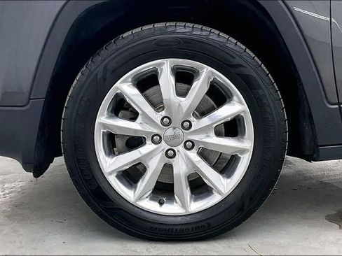 Used 2014 Jeep Cherokee Limited w/ Luxury Group AWD/4WD image 10