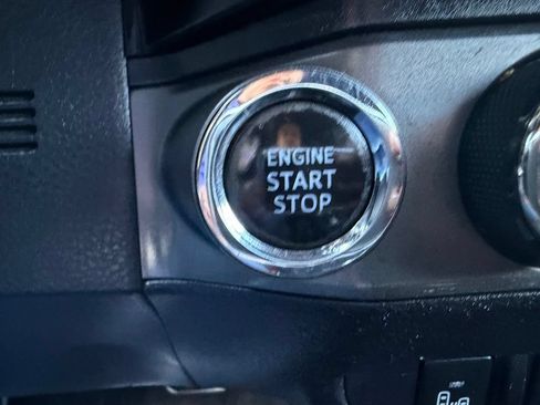 Used 2018 Toyota Tacoma TRD Sport w/ Technology Package AWD/4WD image 29