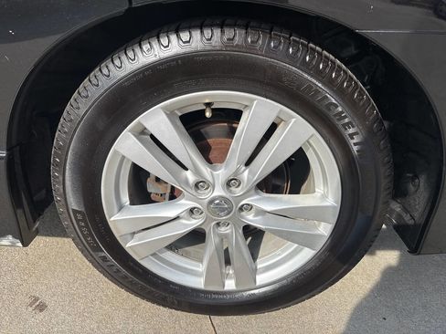 Used 2011 Nissan Quest SL image 25