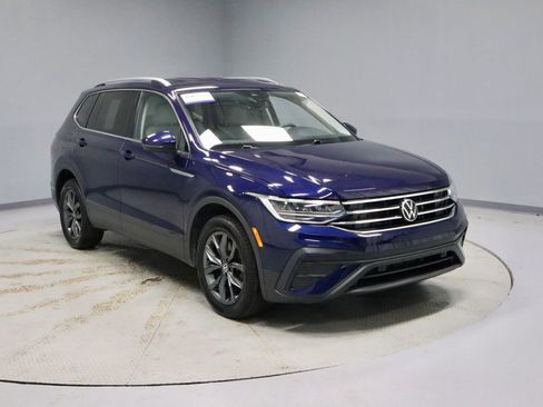 Used 2022 Volkswagen Tiguan SE image 1