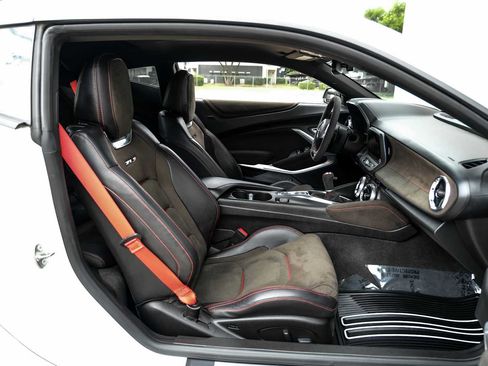 Used 2018 Chevrolet Camaro ZL1 RWD image 35