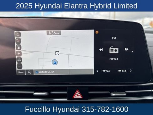 Used 2025 Hyundai Elantra Limited image 19