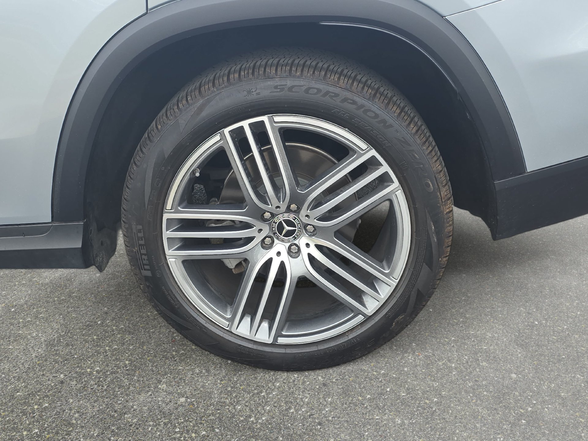 Certified 2025 Mercedes-Benz GLS 450 4MATIC image 32
