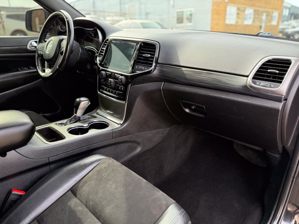 Used 2020 Jeep Grand Cherokee Altitude AWD/4WD image 30
