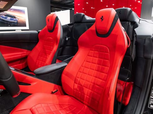 Used 2024 Ferrari Roma Spider RWD image 4