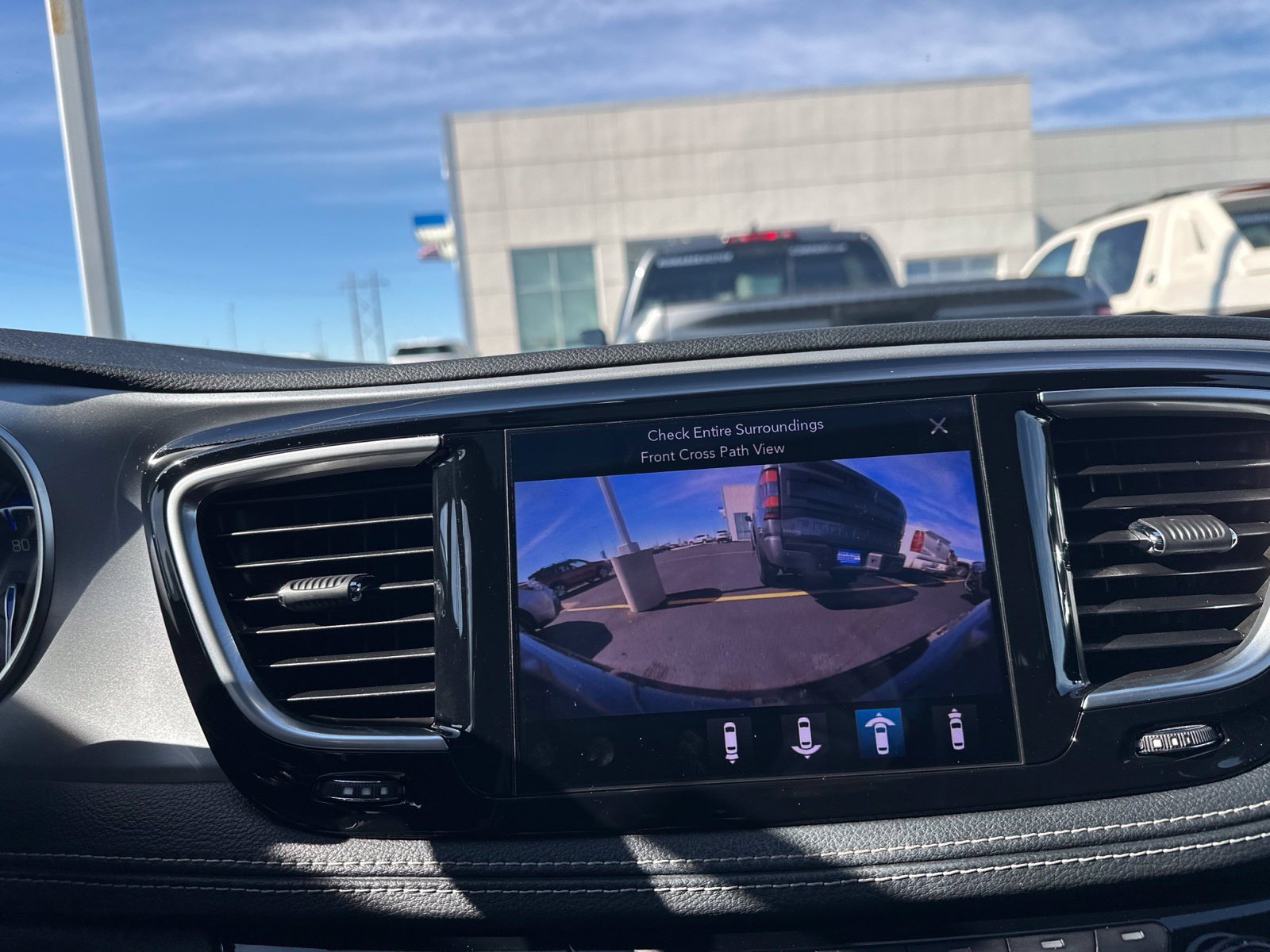 Used 2019 Chrysler Pacifica Limited FWD image 55