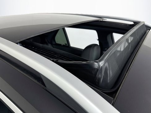 Certified 2025 Mercedes-Benz GLE 450e 4MATIC image 22