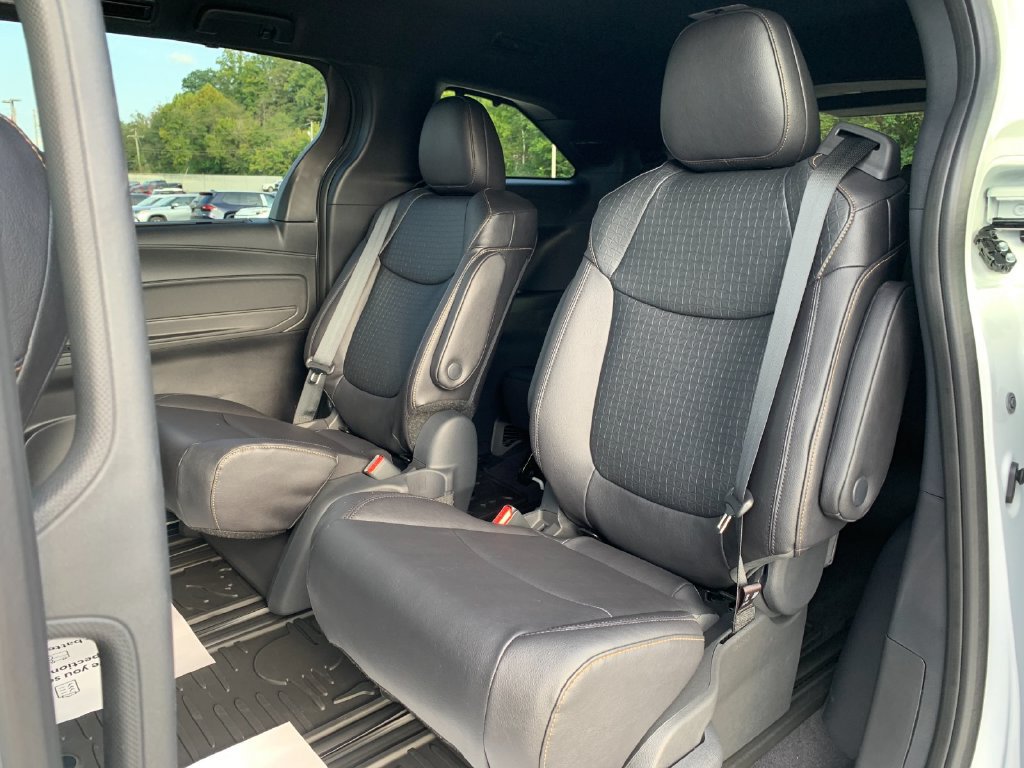 New 2026 Toyota Sienna XLE Woodland Edition AWD/4WD image 13