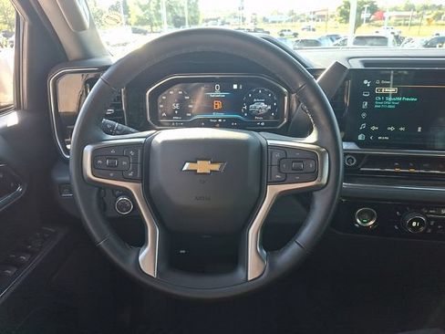 Used 2023 Chevrolet Silverado 1500 LT AWD/4WD image 19