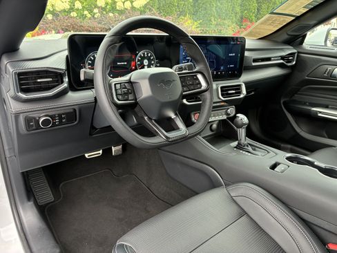 Used 2025 Ford Mustang GT Premium RWD image 18