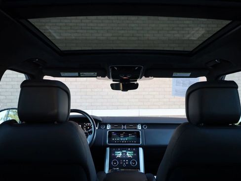 Used 2020 Land Rover Range Rover HSE image 12