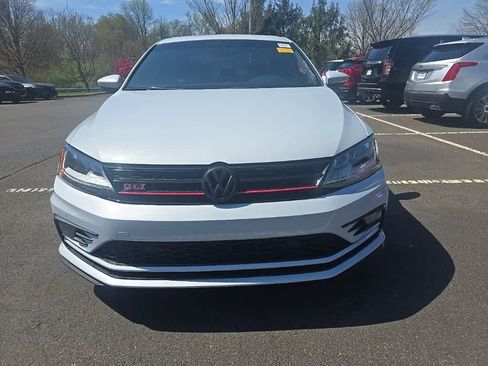 Used 2017 Volkswagen Jetta GLI image 2