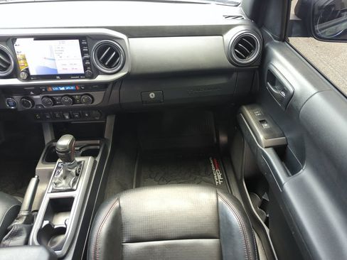 Used 2022 Toyota Tacoma TRD Pro AWD/4WD image 15