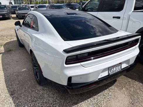 Used 2024 Dodge Charger Daytona Scat Pack w/ Plus Group AWD/4WD image 5