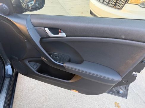 Used 2013 Acura TSX Sedan image 30