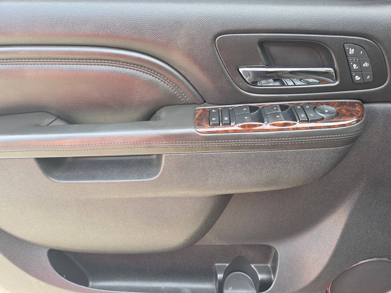 Used 2014 GMC Yukon Denali RWD image 14