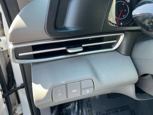 Used 2022 Hyundai Elantra SEL FWD image 23