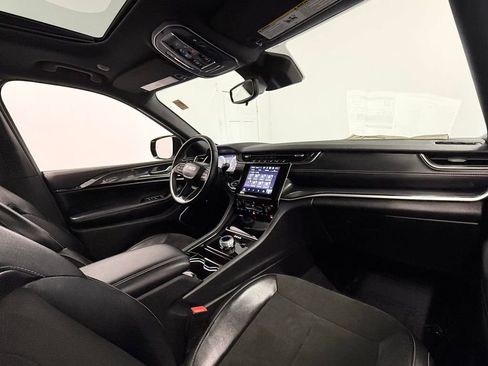 Used 2022 Jeep Grand Cherokee Altitude image 21