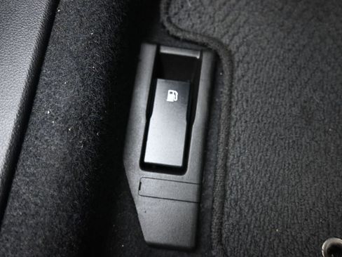 Used 2023 Subaru Crosstrek 2.0i Premium image 28