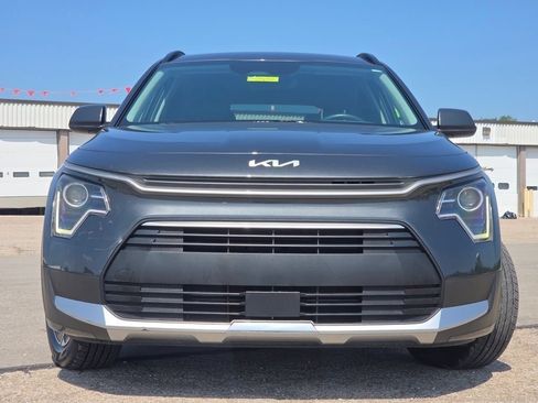 Used 2023 Kia Niro EX FWD image 3